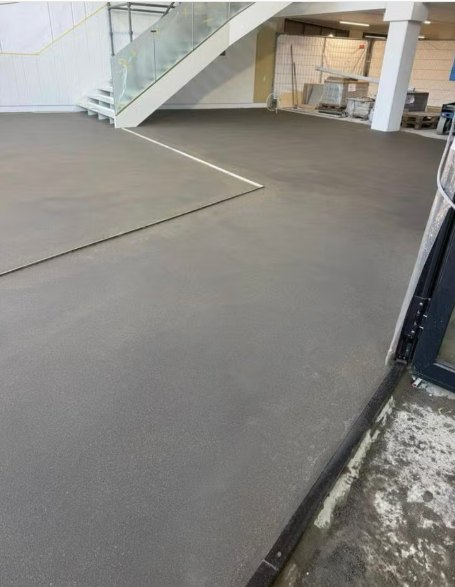 Afgewerkte zandcementvloer project 1